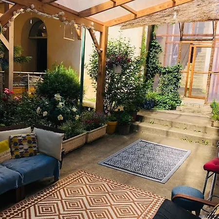 La Vie En Roses بيت ضيافة